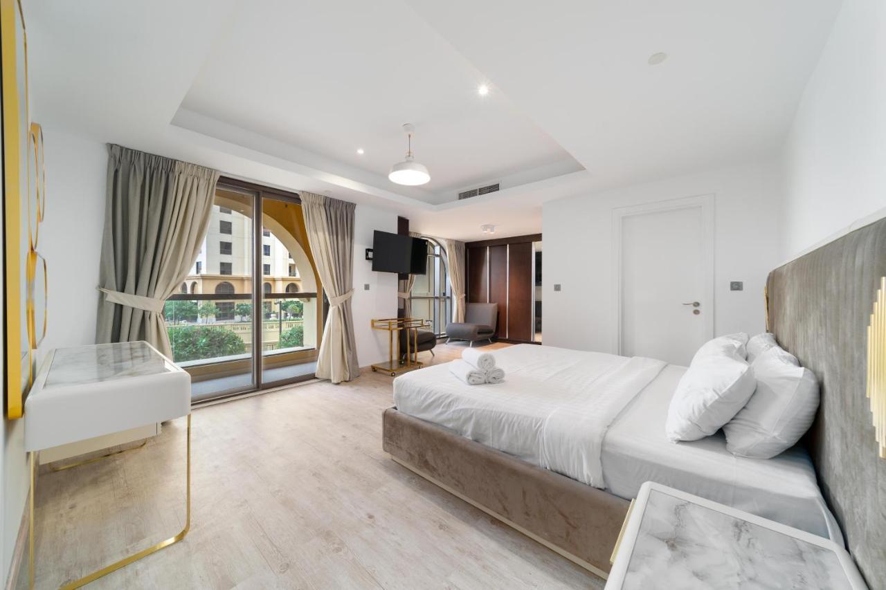 Elan 5-bedroom Beach *