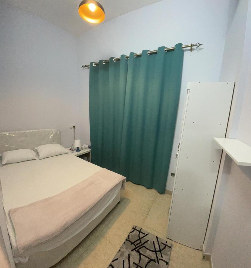 Pharos Sheikh Zaied Private Bed Space Penginapan *