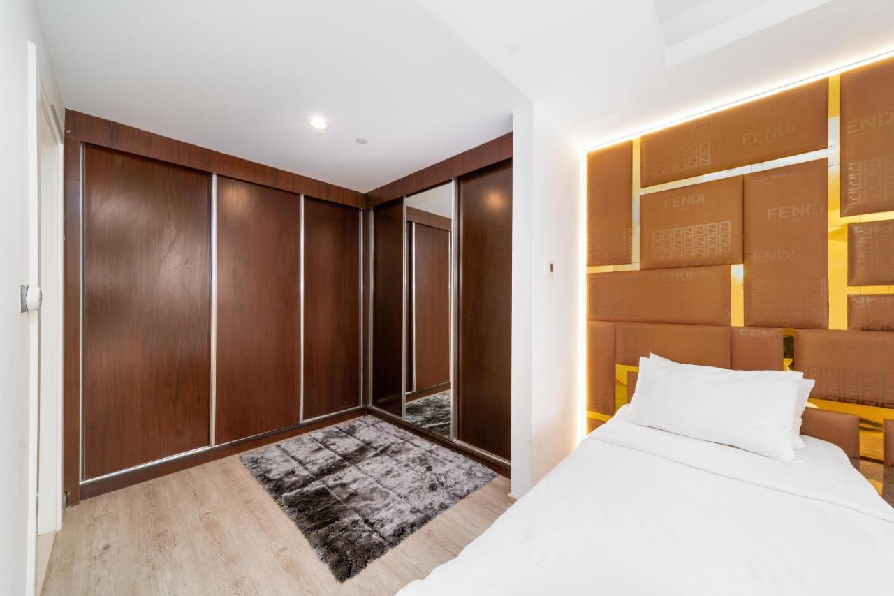 Elan 5-bedroom Beach Apartment *