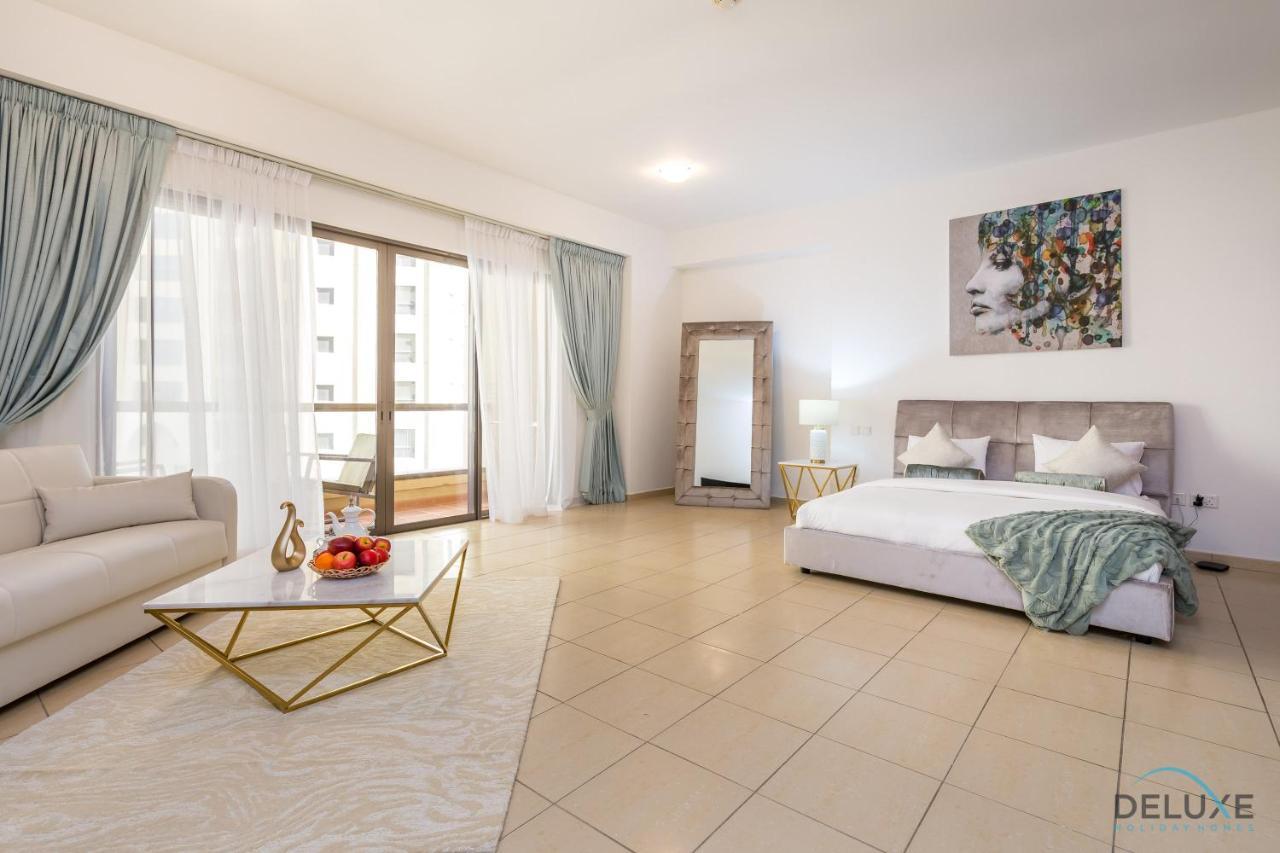 Pool Views Studio Minutes Away To Jbr Beach, Rimal 3 By Deluxe Apartamento Dubái
