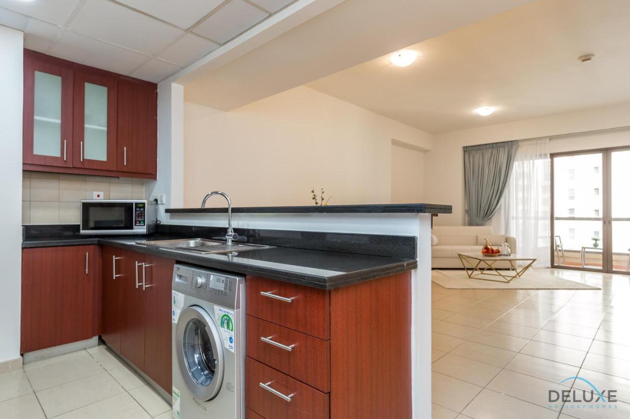 Pool Views Studio Minutes Away To Jbr Beach, Rimal 3 By Deluxe Dubái