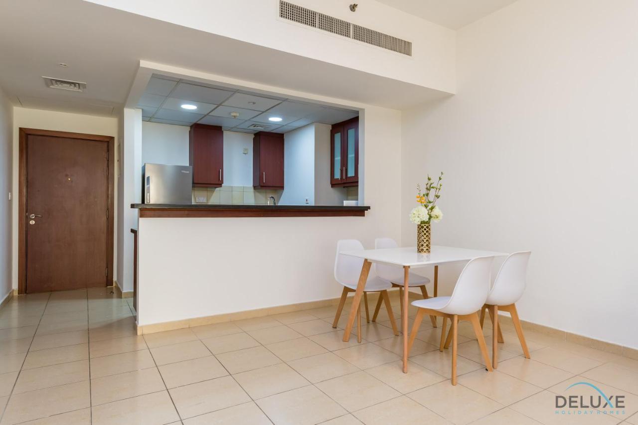 Apartamento Pool Views Studio Minutes Away To Jbr Beach, Rimal 3 By Deluxe Dubái