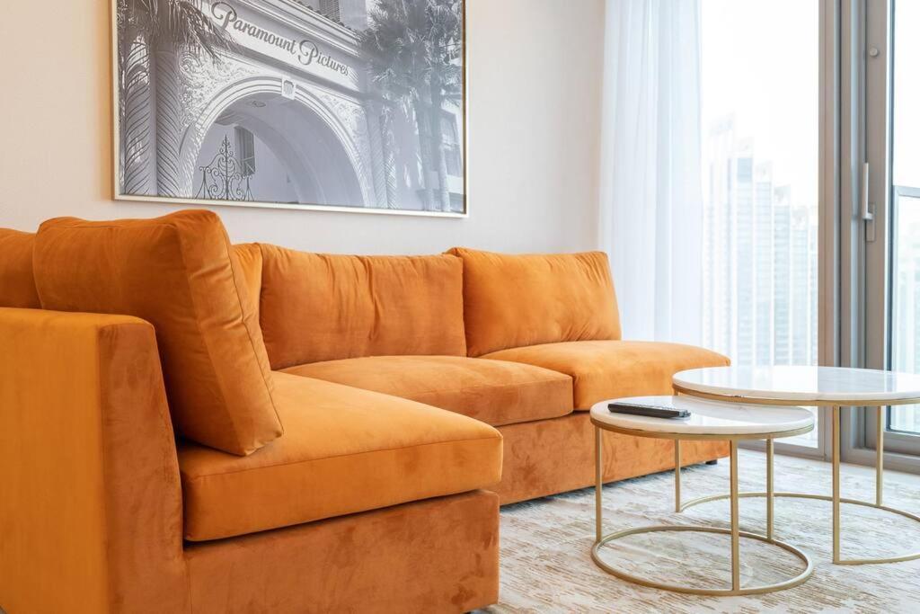Opulent Hollywood Styled Flat In Paramount Tower Apartament Dubai
