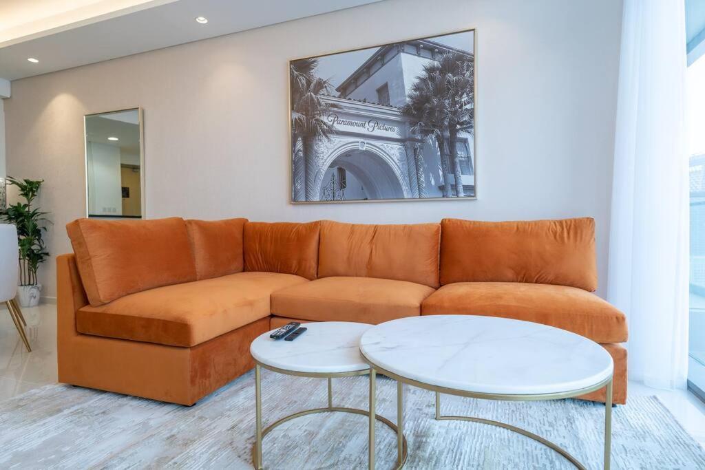 Opulent Hollywood Styled Flat In Paramount Tower Apartament Dubai