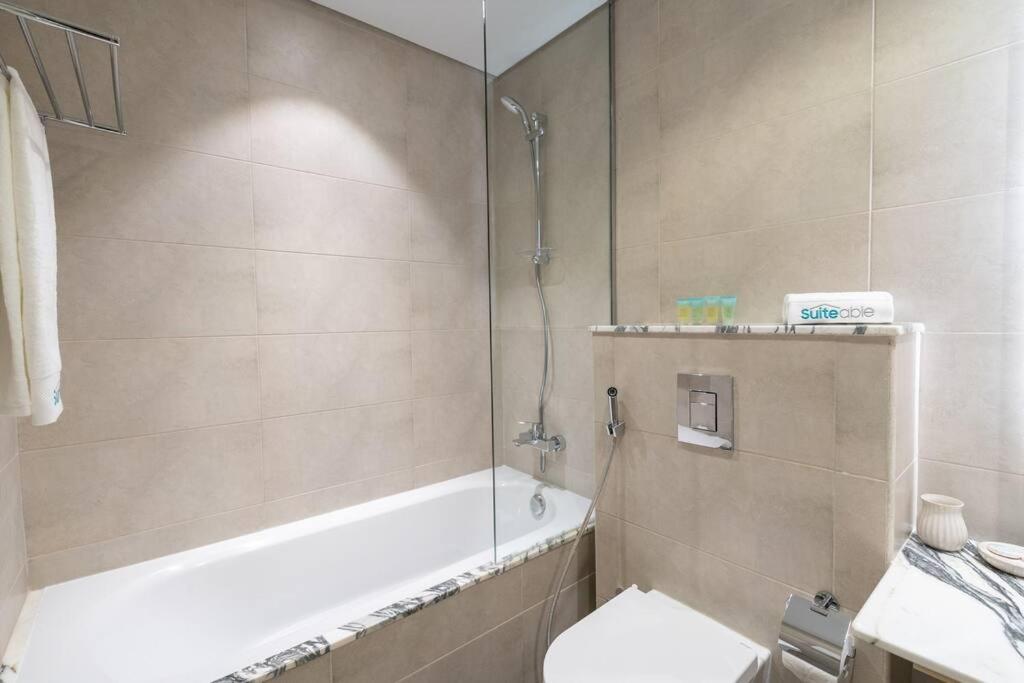 Opulent Hollywood Styled Flat In Paramount Tower *
