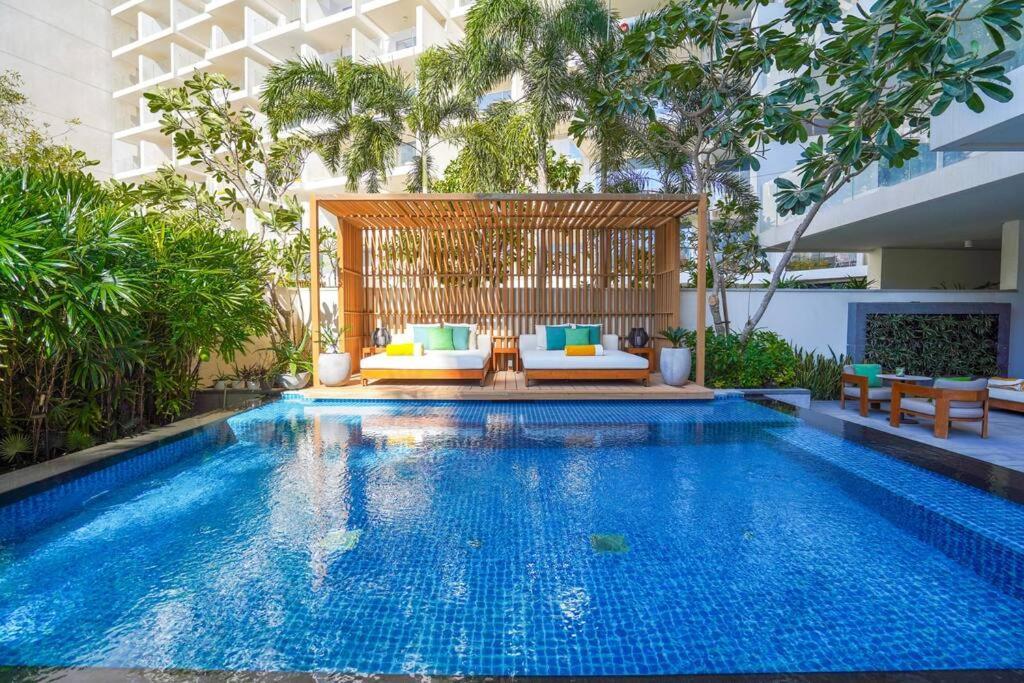 Private Pool Apt. Five Palm Jumeirah Up To 6guest * Dubaï