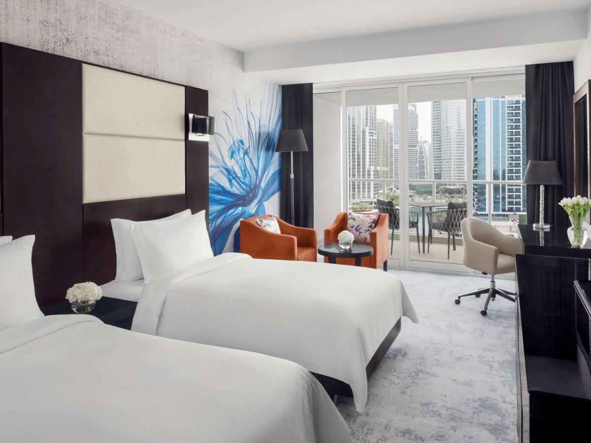 Hotel Moevenpick Jumeirah Lakes Towers 5*