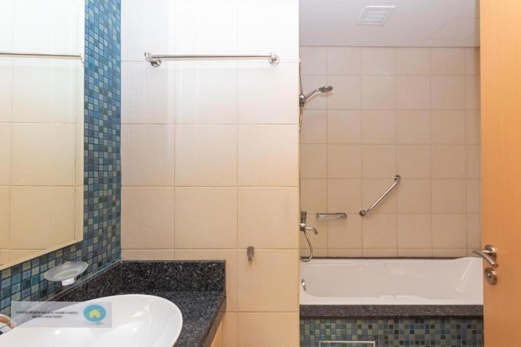 Palm Jumeirah 2 Bed *