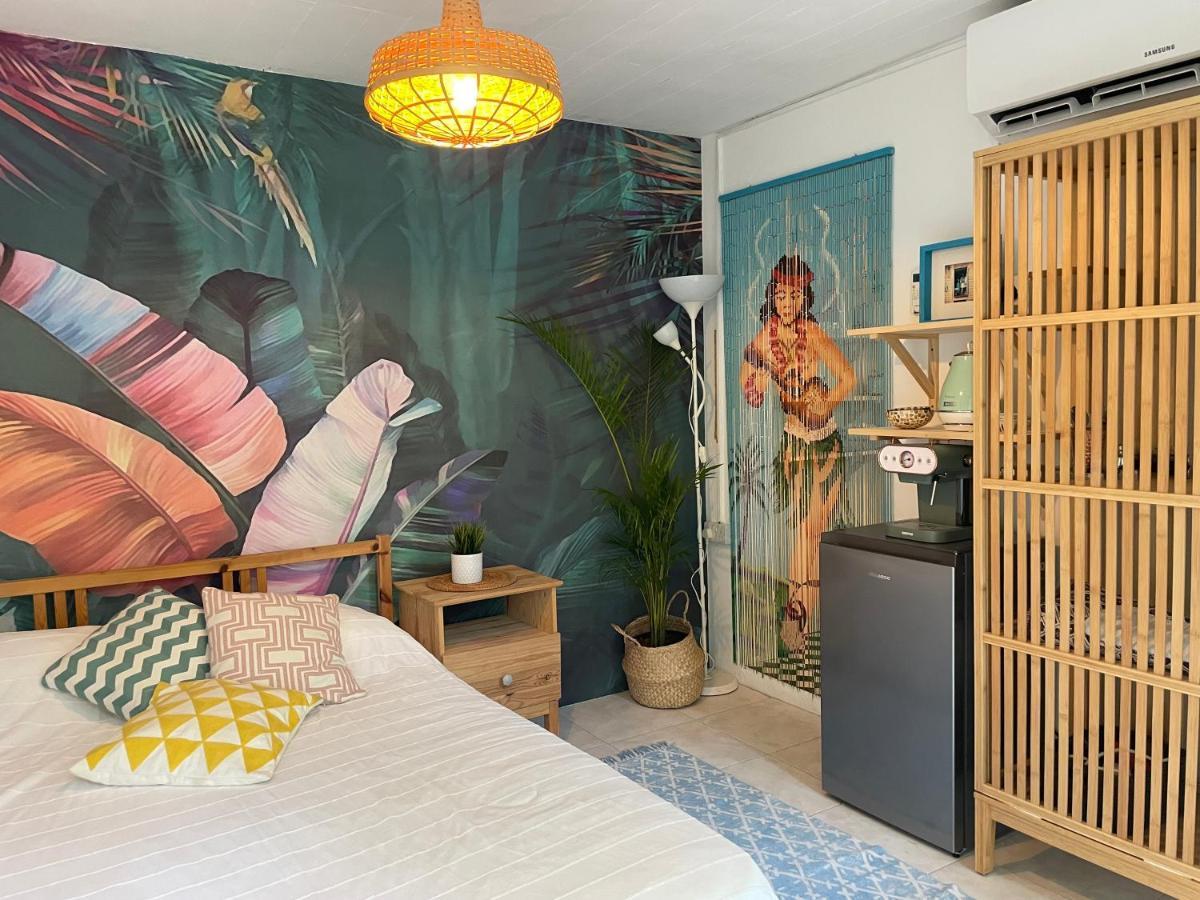 Guest house Tropicana Guestroom 7 Min Walk From The