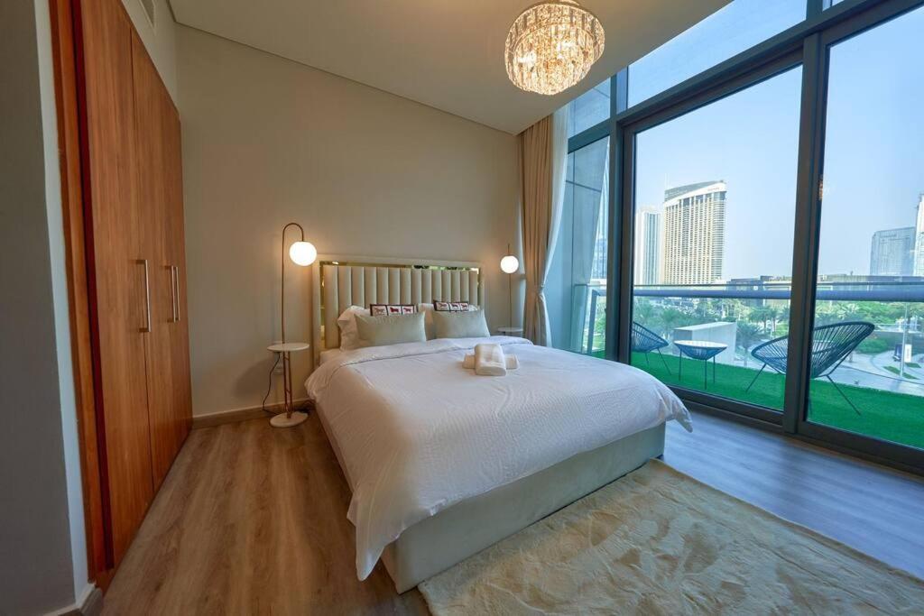 Magnificent Stunning 3 Bedroom With Burj Khalifa View Apartemen Dubai