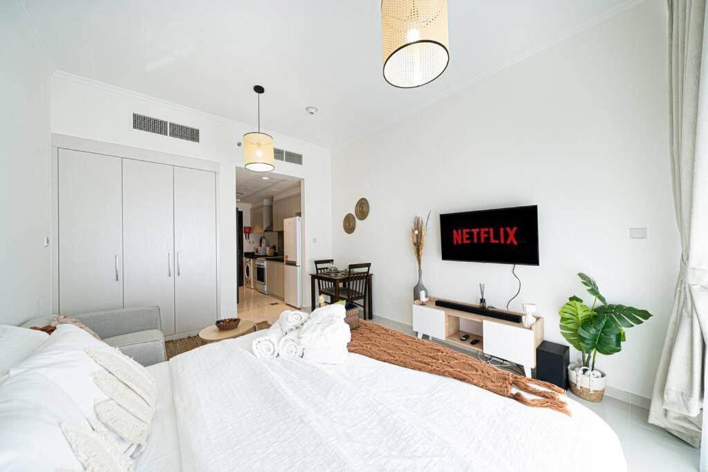 Boho Styled Golf Retreat Damac Hills Appartement