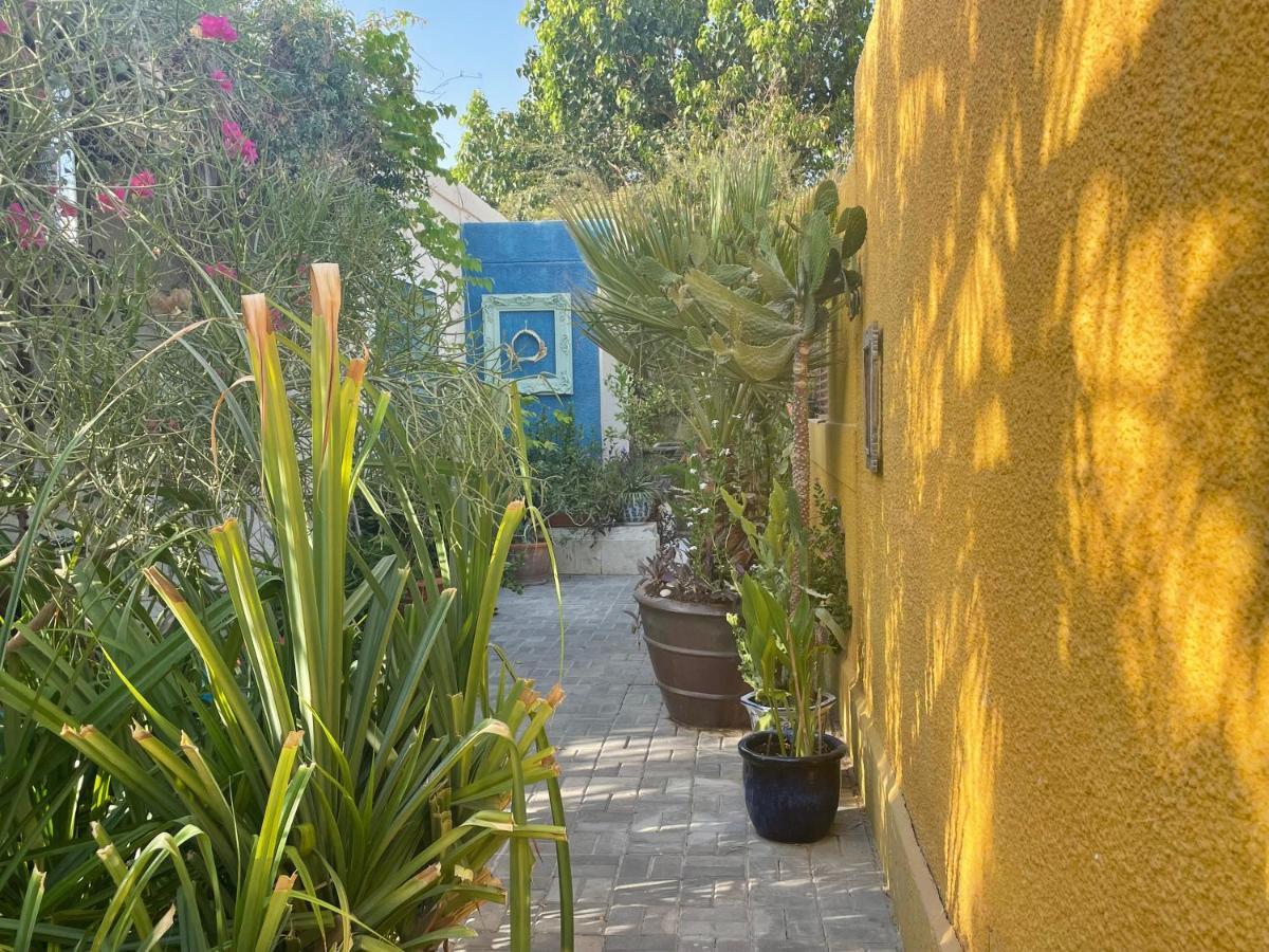 Guest house Tropicana Guestroom 7 Min Walk From The