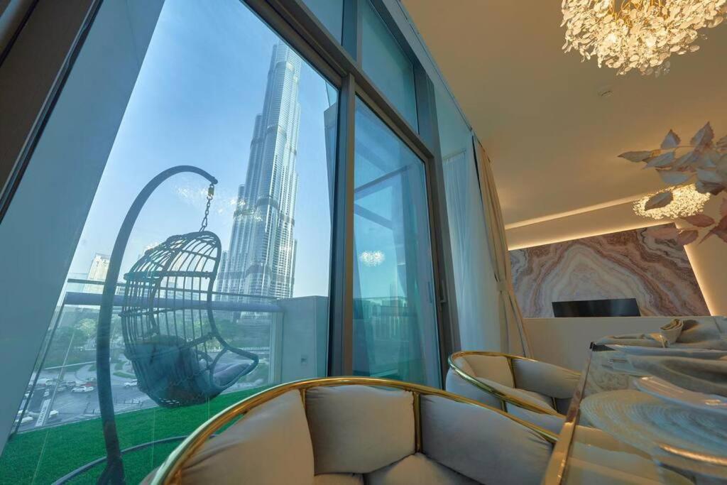 Magnificent Stunning 3 Bedroom With Burj Khalifa View Apartemen *