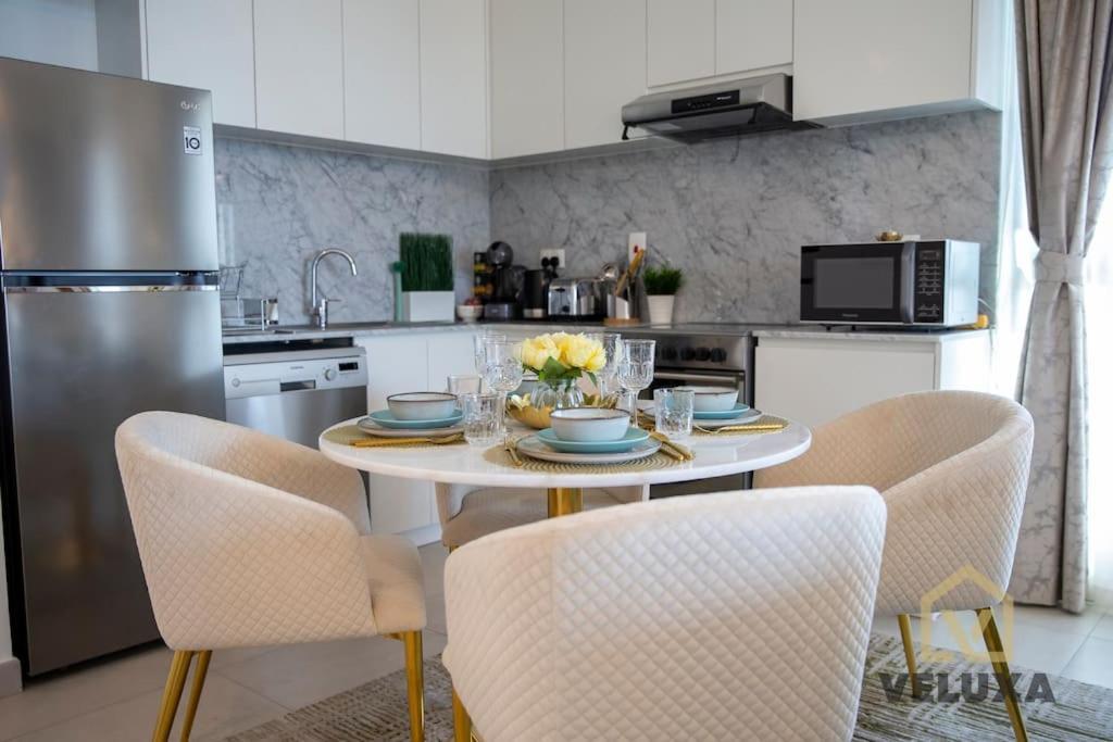 Veluxa - Luxury And Bright 1 Bedroom Apartment, Burj View! * Dubaï