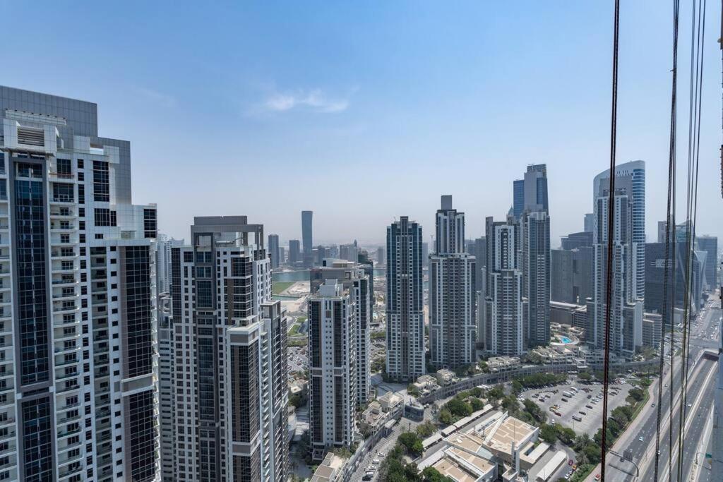Opulent Hollywood Styled Flat In Paramount Tower Apartament *