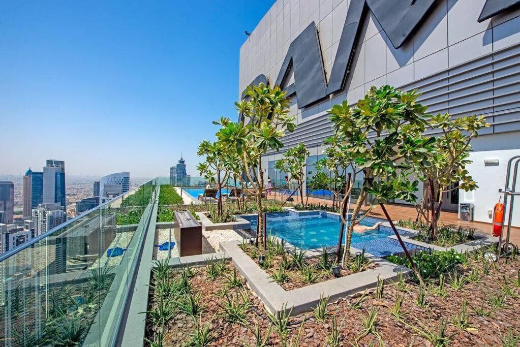 Opulent Hollywood Styled Flat In Paramount Tower Apartament Dubai