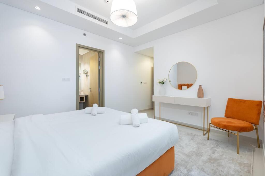Opulent Hollywood Styled Flat In Paramount Tower