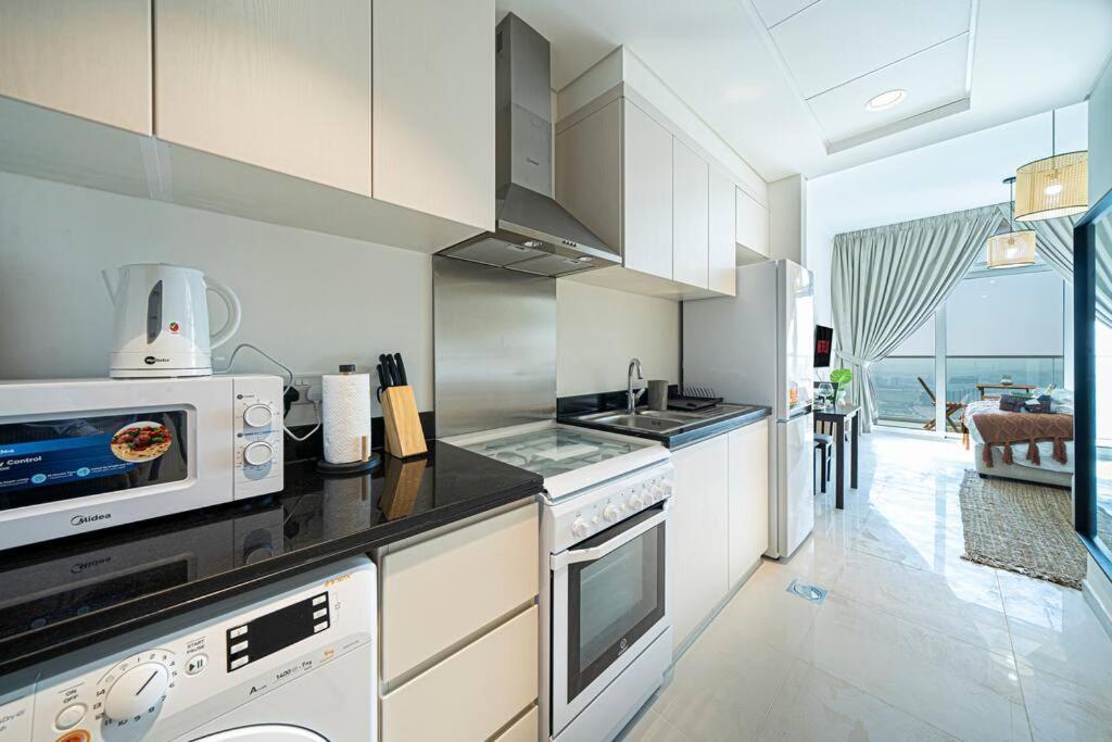 Boho Styled Golf Retreat Damac Hills Appartement *