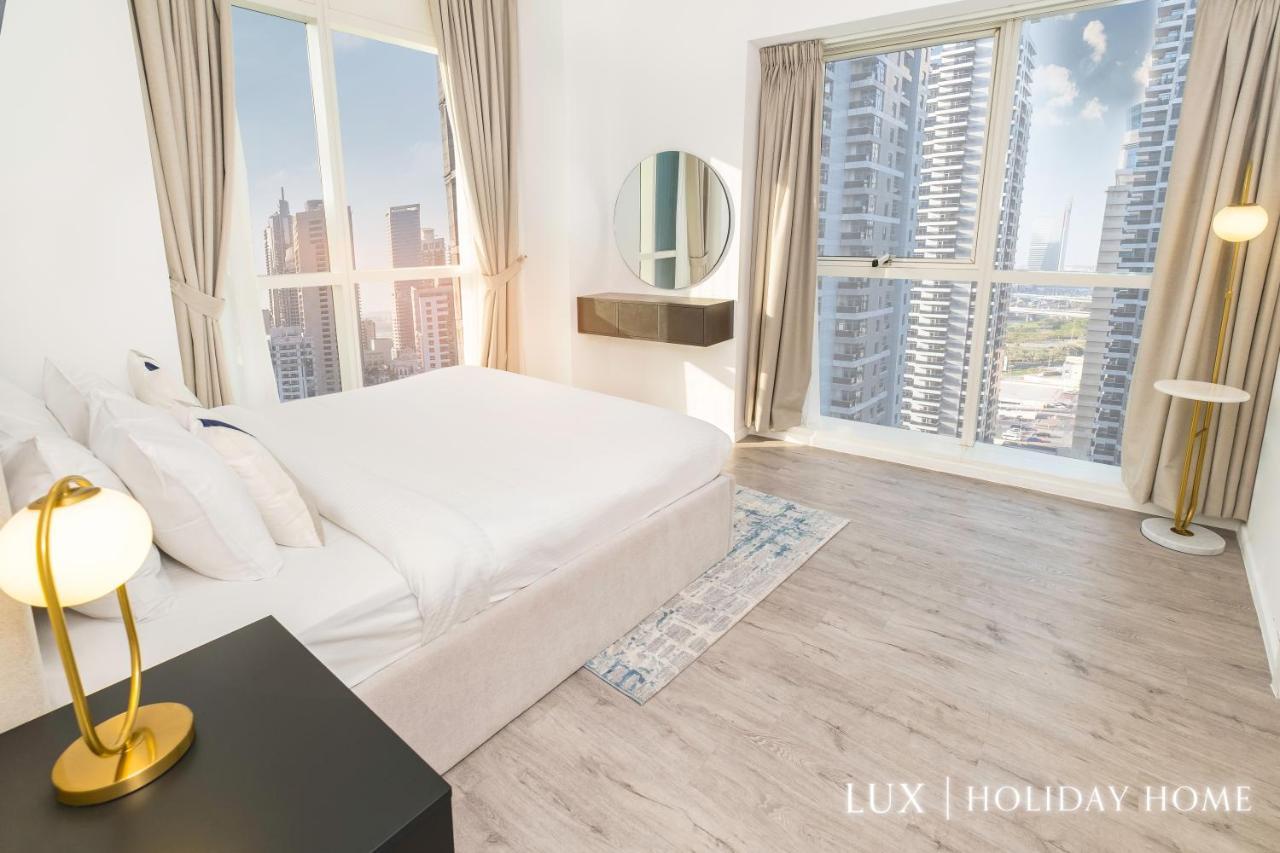 Lux - The Ultimate Lake View Dubai