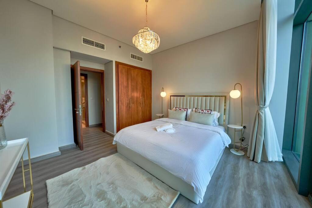 Apartemen Magnificent Stunning 3 Bedroom With Burj Khalifa View Dubai