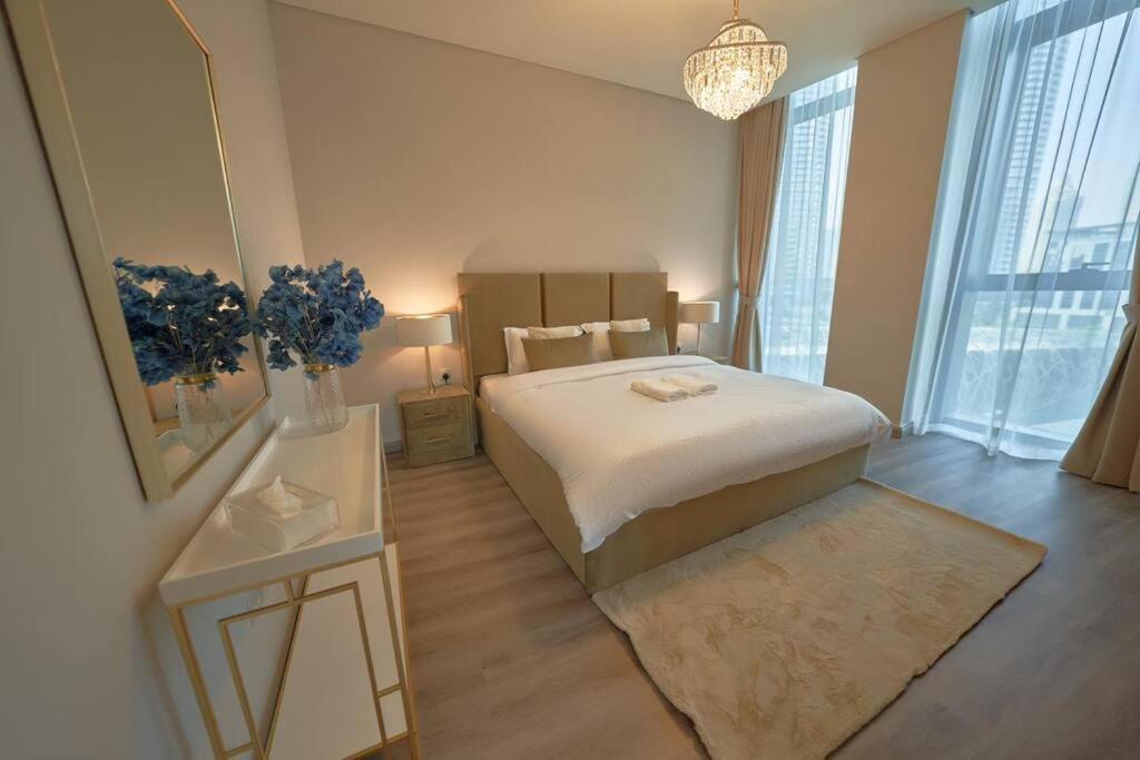 Magnificent Stunning 3 Bedroom With Burj Khalifa View Apartemen