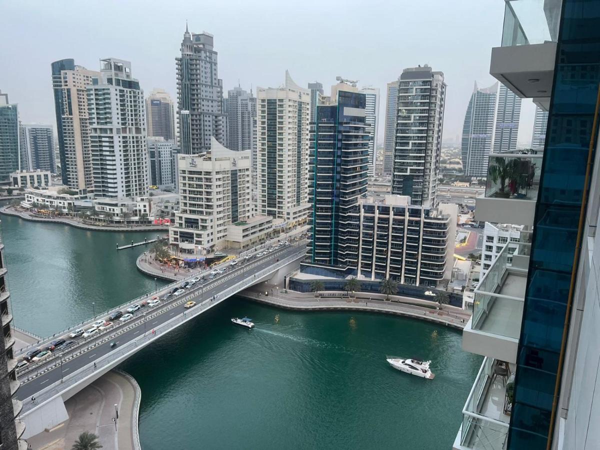 Spacious 1br With Full Marina View Dubaï