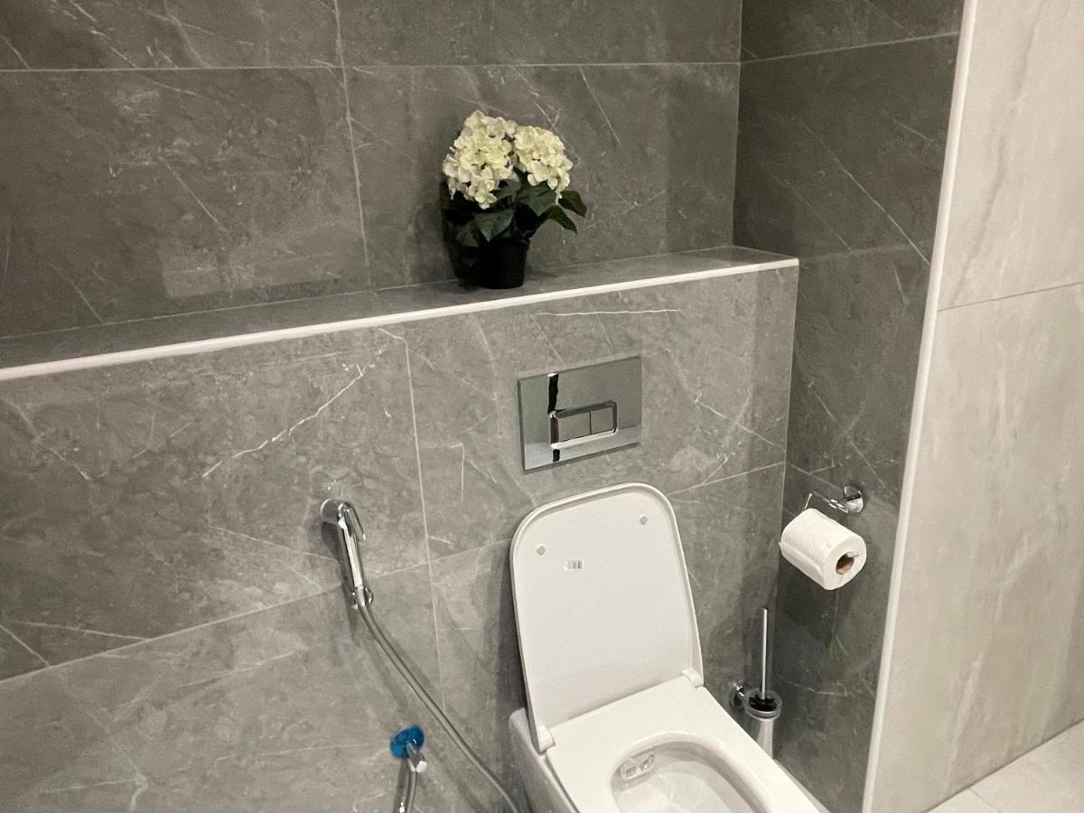 Usmans 1 Bedroom Bahar Jbr Huge 120 Sqm 2 Balconies Apartment Dubai