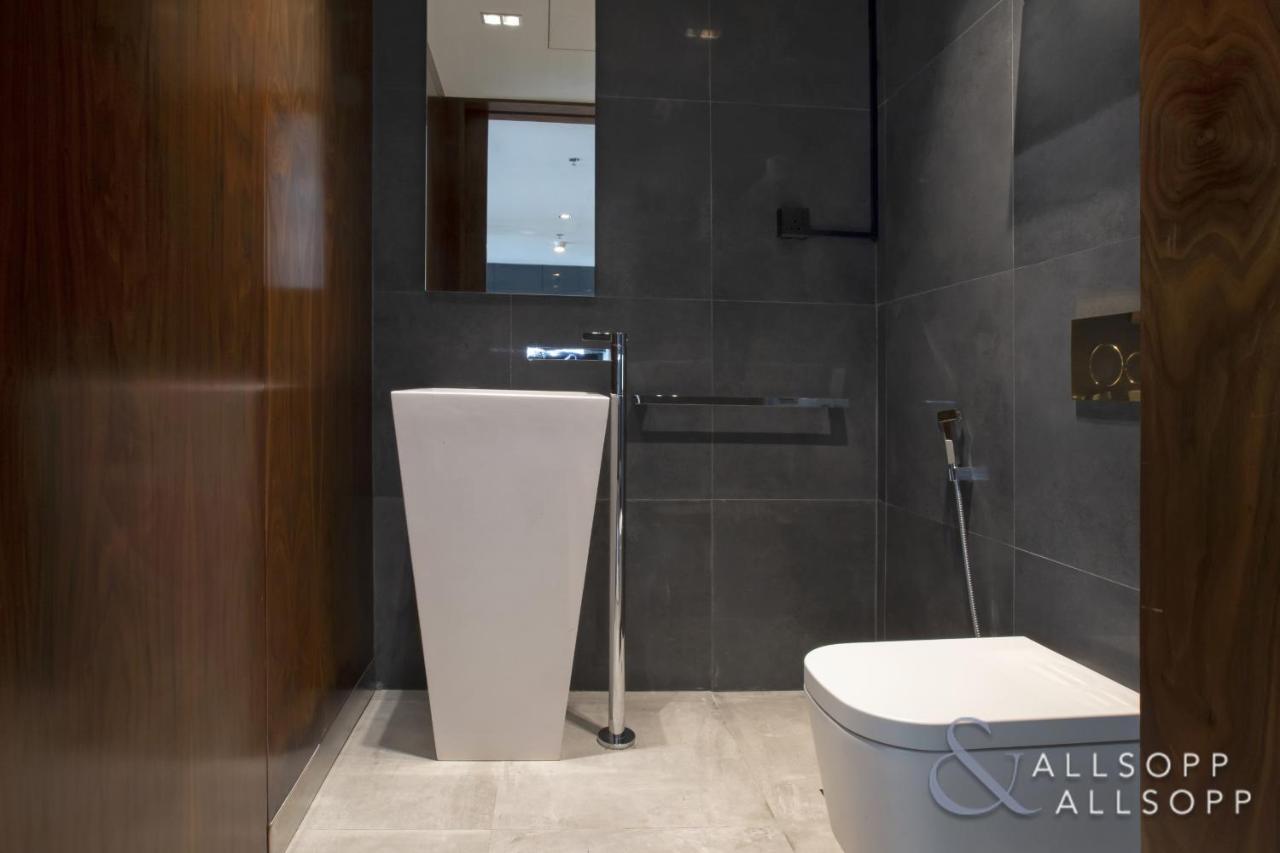 Elegantly Upgraded 1br In Limestone House, Difc - Allsopp&allsopp * Dubai