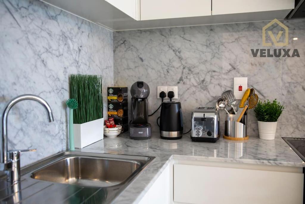 Apartamento Veluxa - Luxury And Bright 1 Bedroom Apartment, Burj View! Dubai