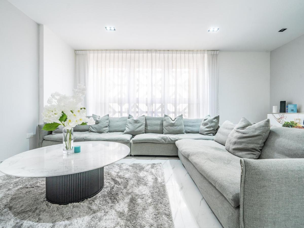Apartamento Luxury Waterfront With Access Dubai