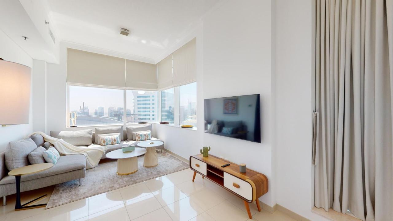 Br Luxe 1 Bdr W/ Balcony & Sea Views Appartement