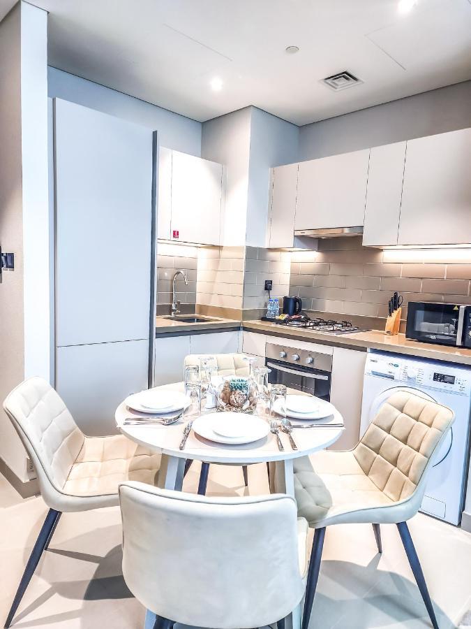 Apartemen By Latinem Luxury 1br Cv A811 Near Burj Khalifa Dubai
