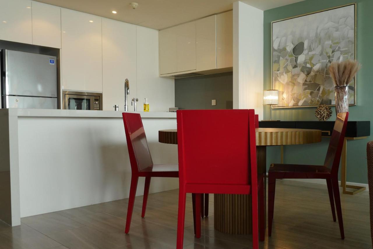 Water Views At Large Luxury One Bed *