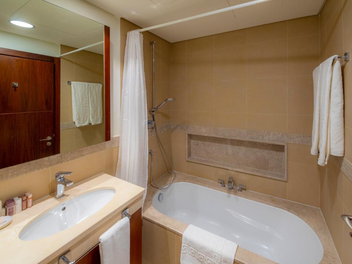 First Class 3br With Full Burj Khalifa And Fountain View Dubai