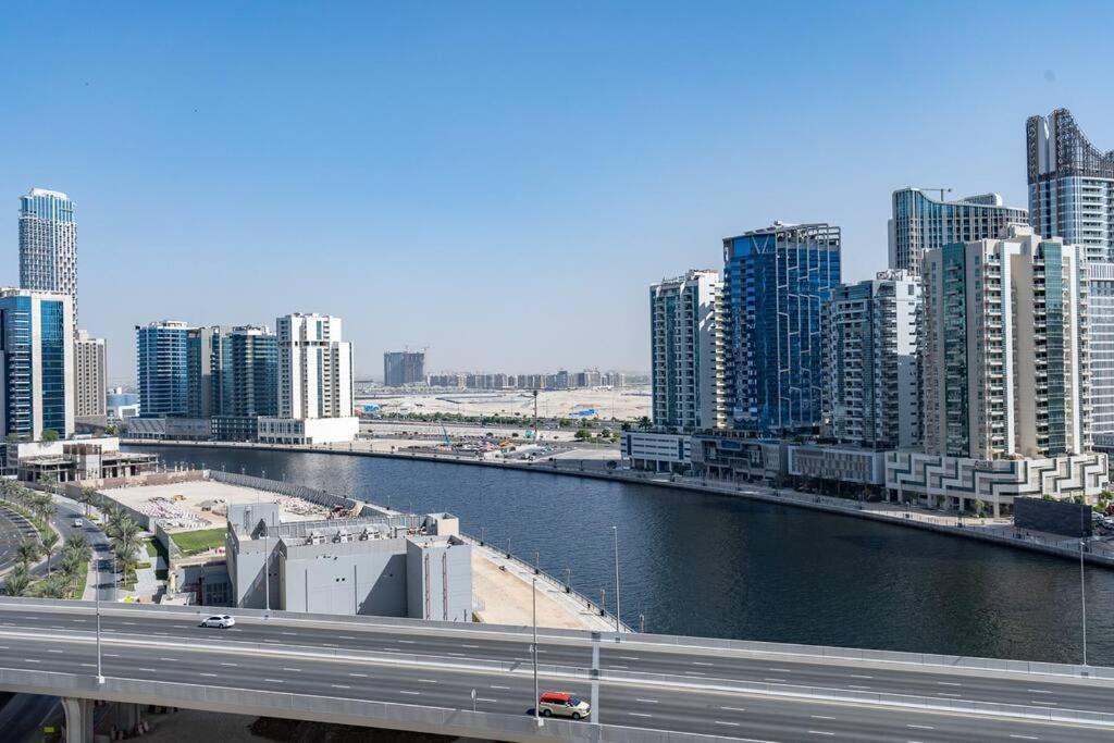 Modern Studio With Prime View Of Canal Appartement