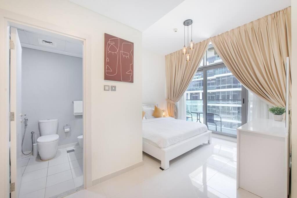 Lovely 1bedroom Damac Hills Surrounded By Appartamento *
