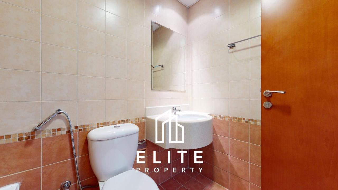 Lovely Studio, Fully Upgraded, Partial View *