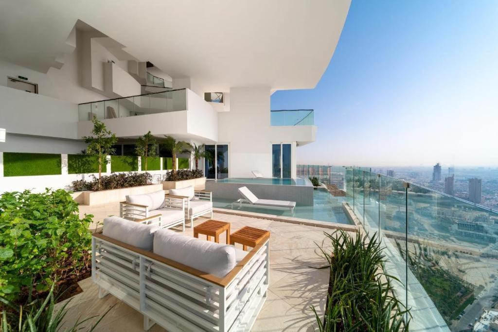 Skyvilla Fivehotel Jvc Private Pool Appartement