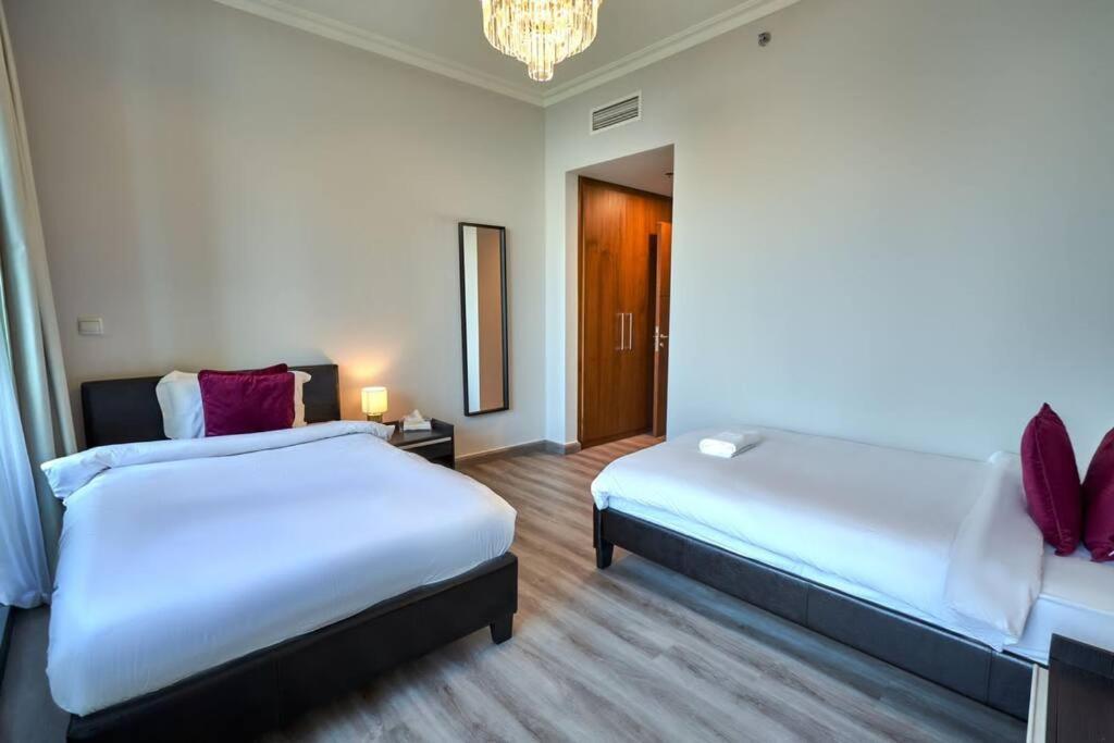 Lejlighed Magnificent Stunning 2 Bedroom With Burj Khalifa View Dubai