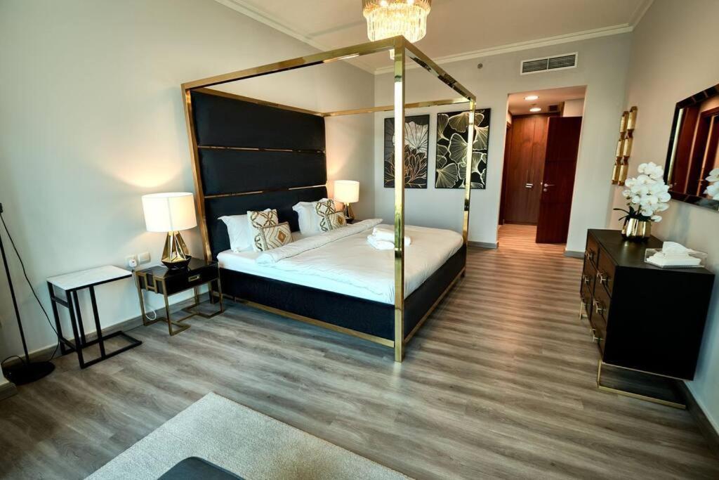 Lejlighed Magnificent Stunning 2 Bedroom With Burj Khalifa View *