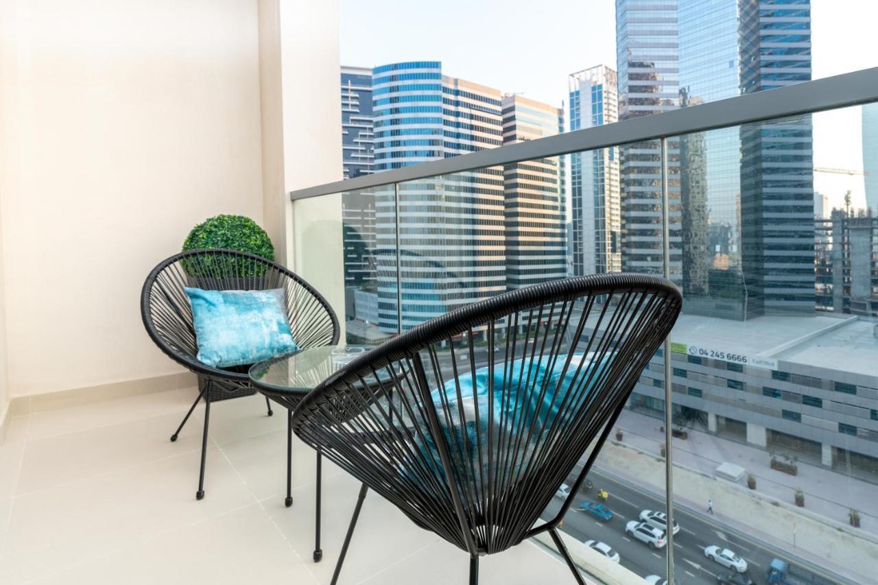 Apartment Ultimate Bay View: Burj Khalifa Pool Retreat *