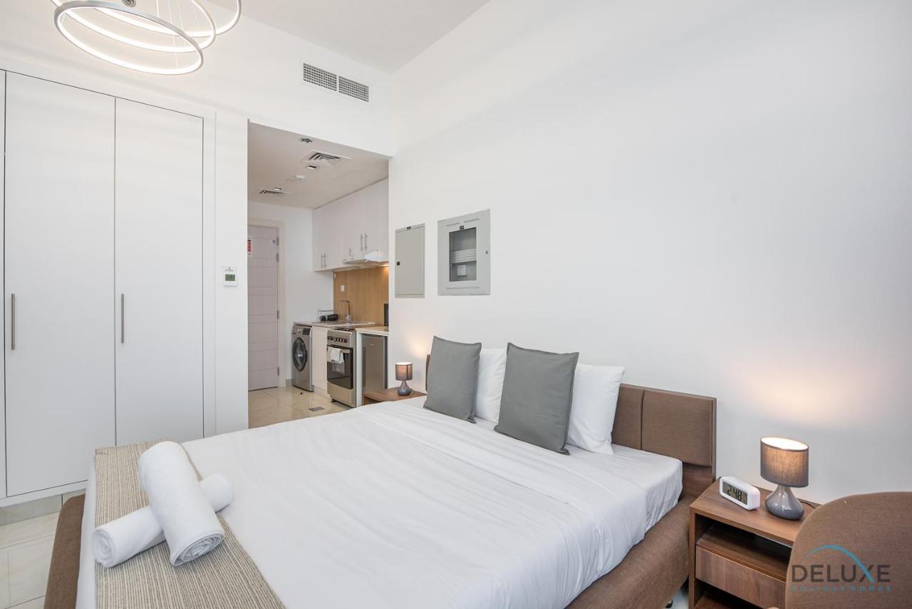 Urban Studio At The Square Tower Jumeirah Village Circle By Deluxe Appartement Dubaï