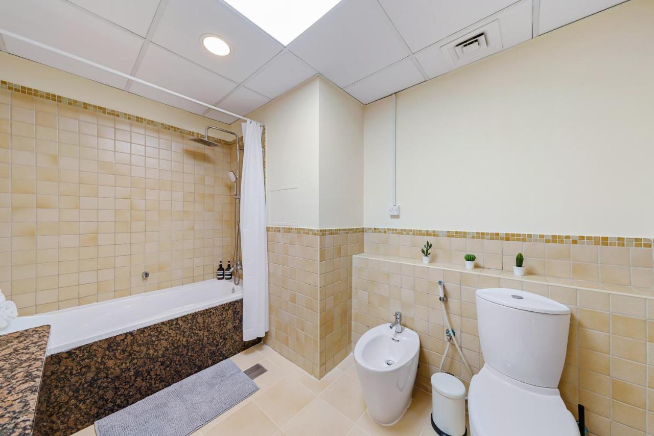 Large Jbr 2br W/ Balcony / Heart Of Marina Dubaï