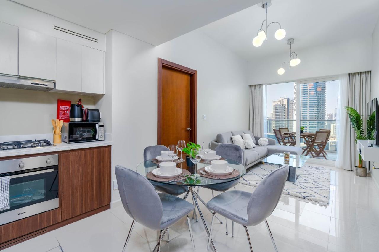 Delightful 2br At Reva Residences Apartemen