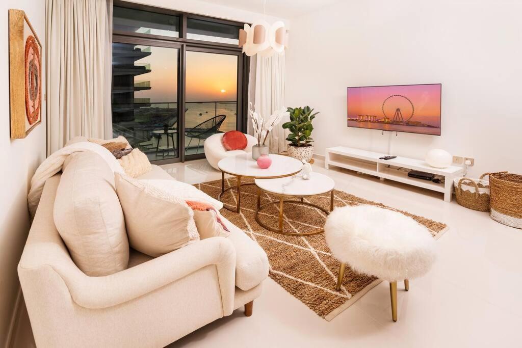 Prime Retreats - Vista Emaar Apartment *