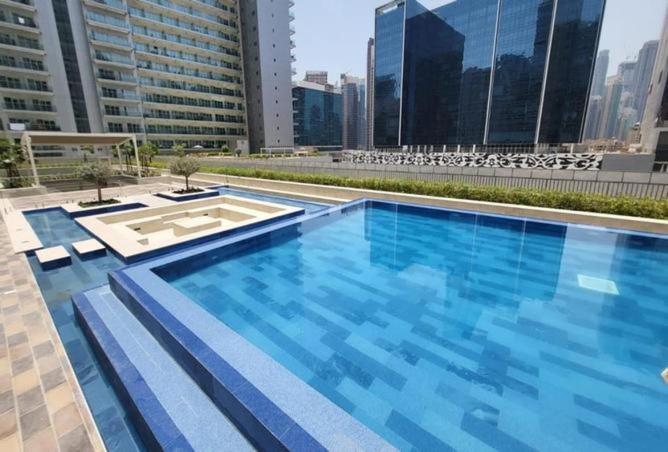 Brand New 1 Bdr In Business Bay With Burj-khalifa View Apartamento Dubái