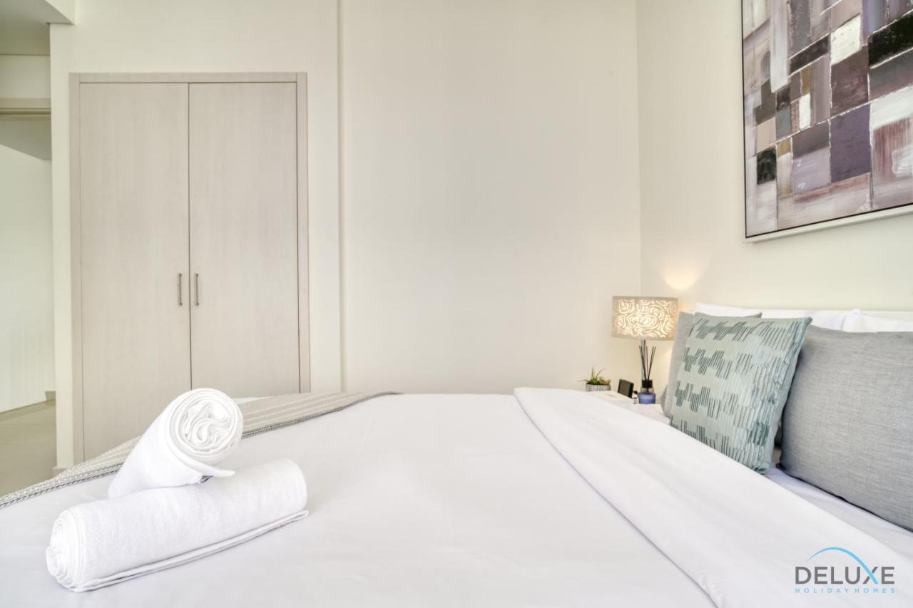 Flawless 3br Townhouse With Assistant's At Damac Hills 2 By Deluxe Homes Lägenhet Dubai