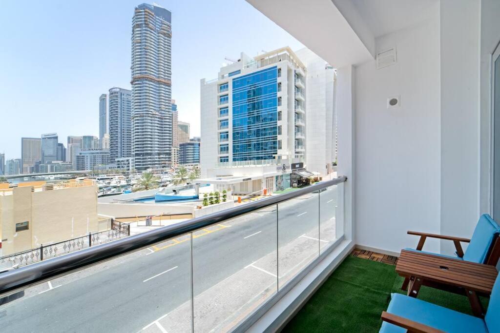 Classic With Marina View Apartamento