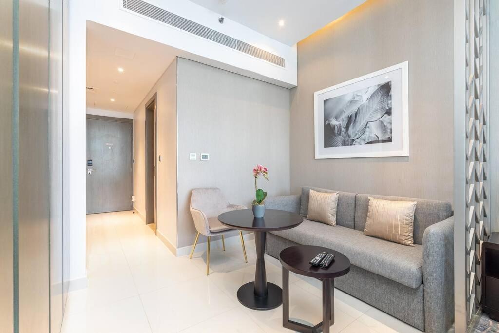 Modern Studio With Prime View Of Canal Appartement