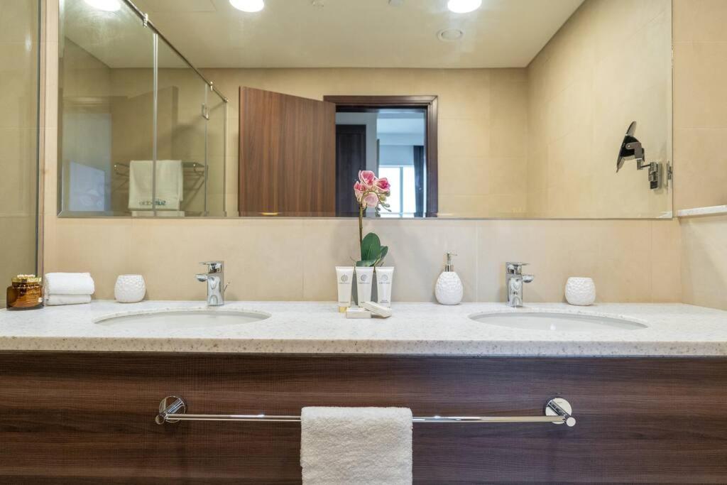Appartement Exquisite Minutes Away From The